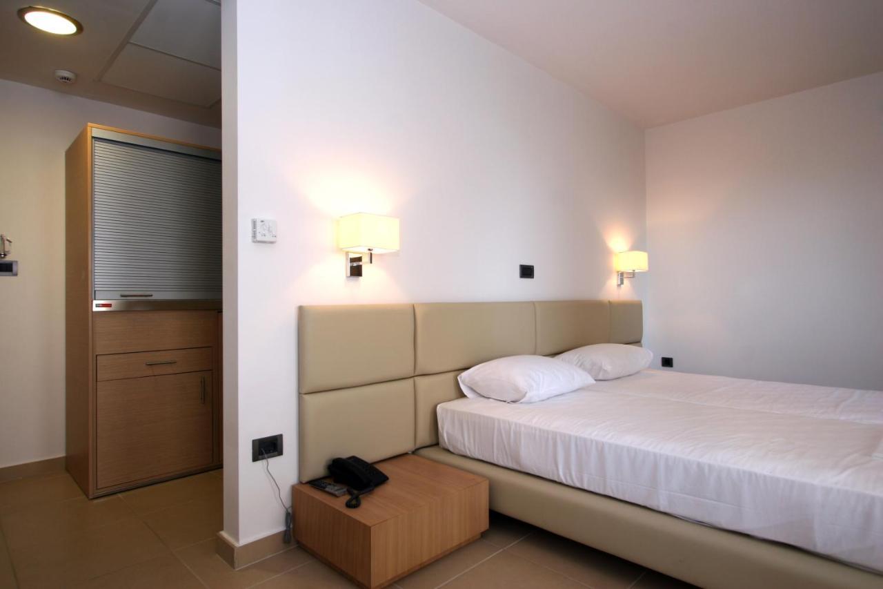 Summertime Boutique Hotel & Spa ปลาเตเนียส ภายนอก รูปภาพ