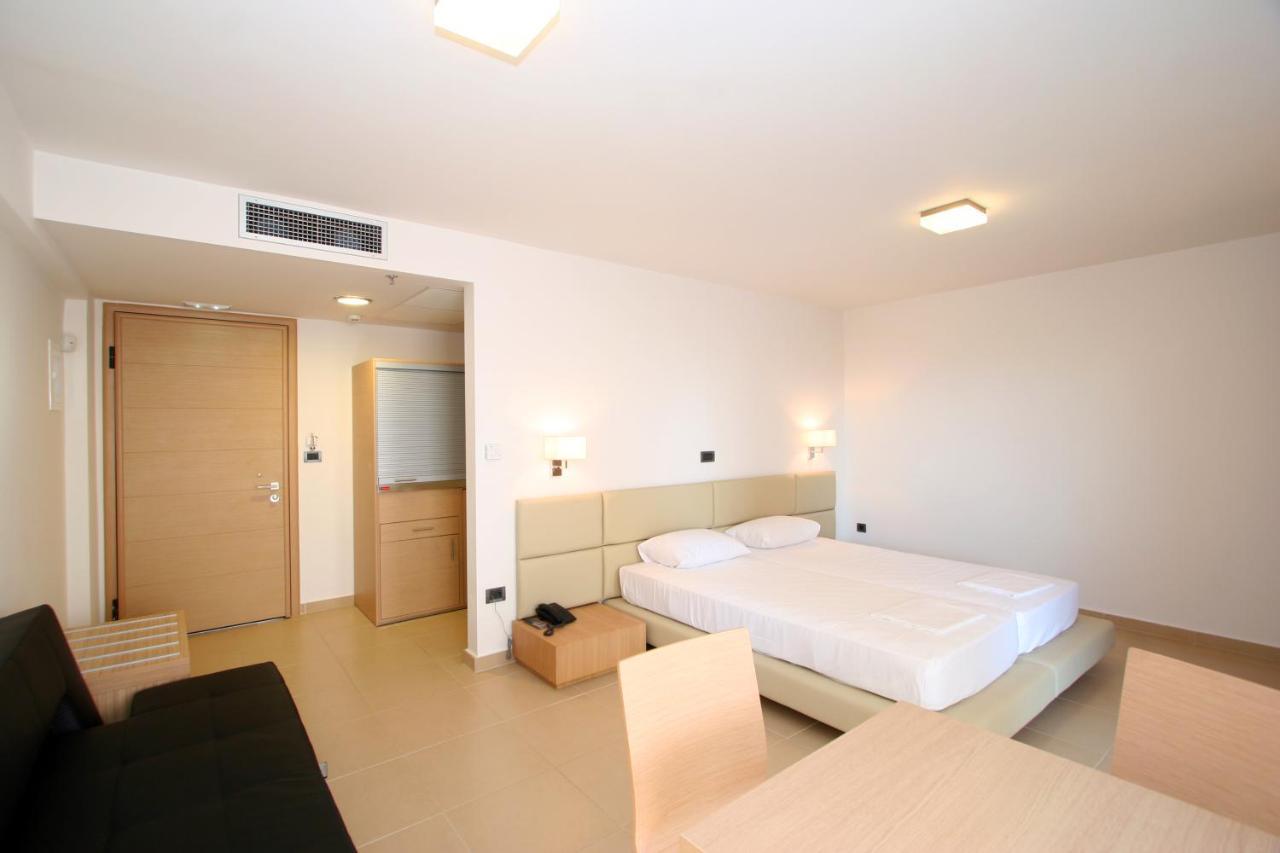 Summertime Boutique Hotel & Spa ปลาเตเนียส ภายนอก รูปภาพ